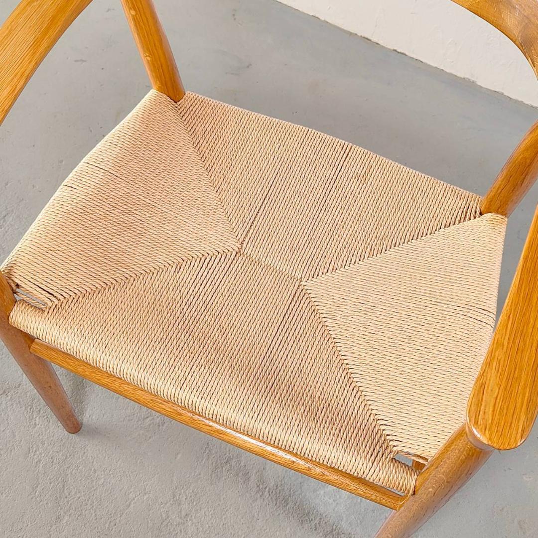 ①無印良品 オーク材 ペーパーコード アームチェア