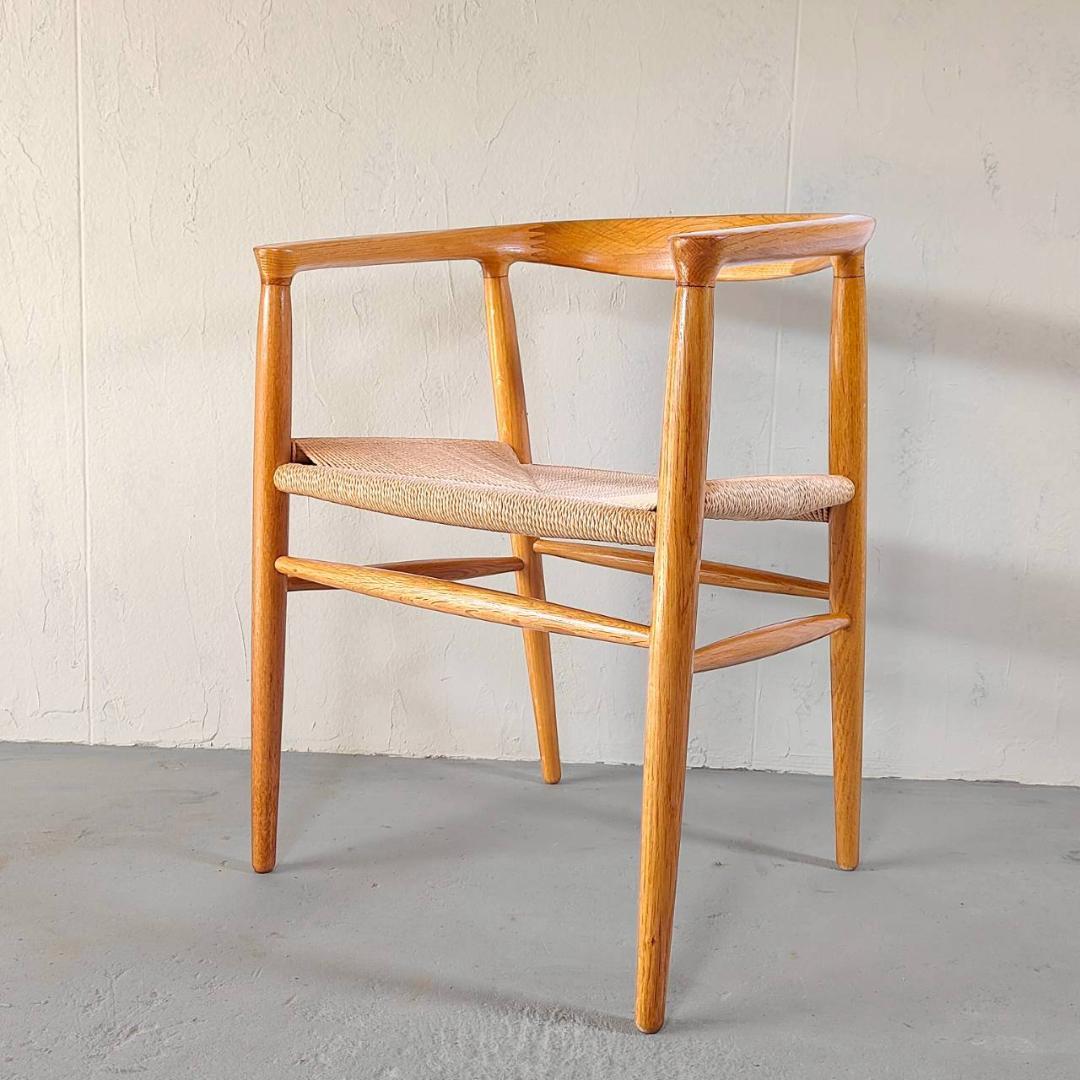 ①無印良品 オーク材 ペーパーコード アームチェア