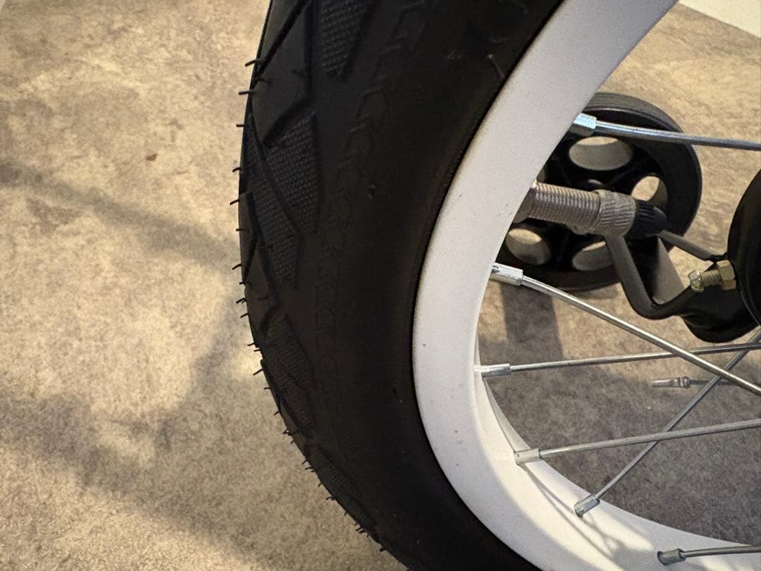 FIAT 子供用自転車 ホワイト 前カゴ付き