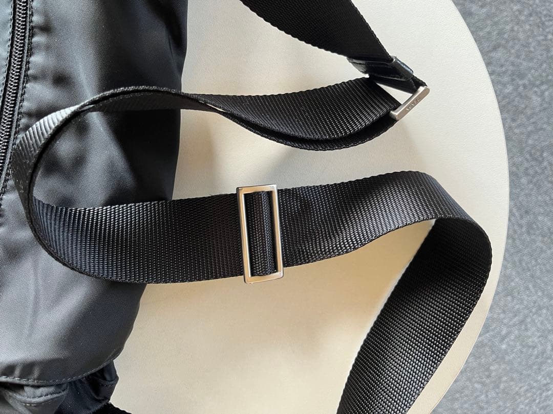 PRADA プラダ ショルダーバッグ メッセンジャー 斜め掛け可 ナイロン 黒