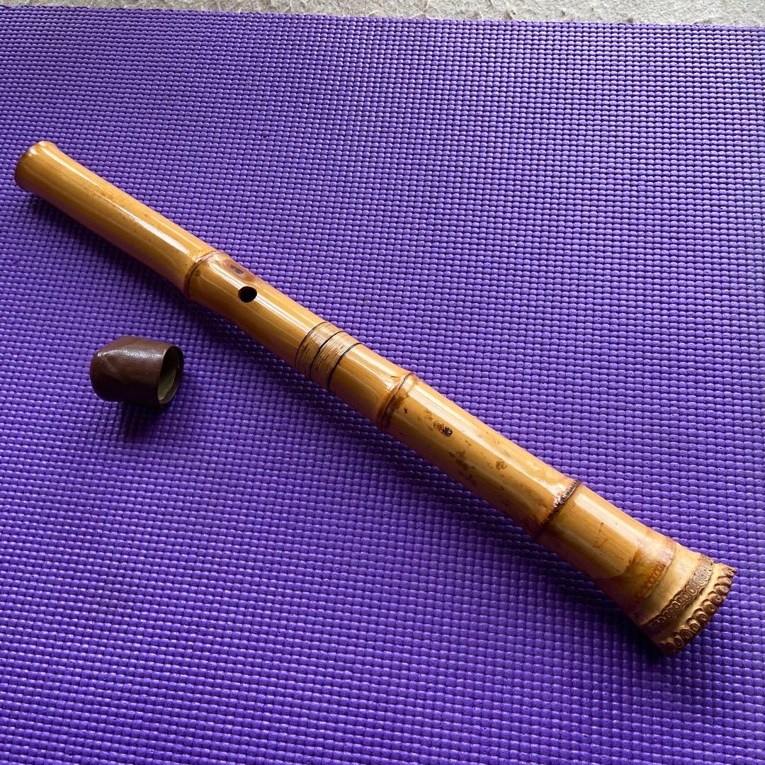 38 値下げ　尺八　一尺六寸管　銘　○軒？　二印　梅軒だと教えて頂きました