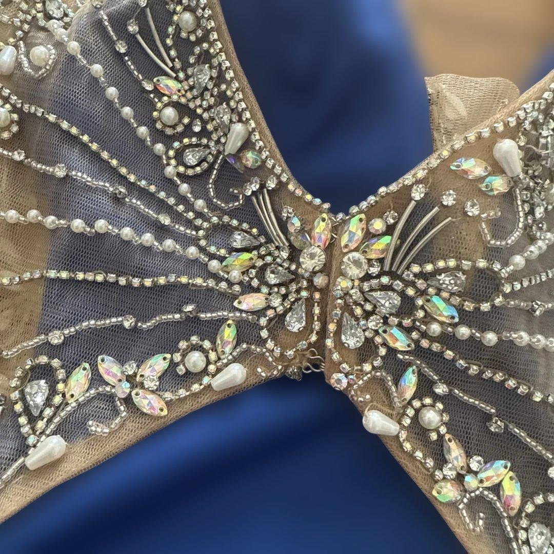 ぴぴ⭐️青いビーズ装飾タイトドレス