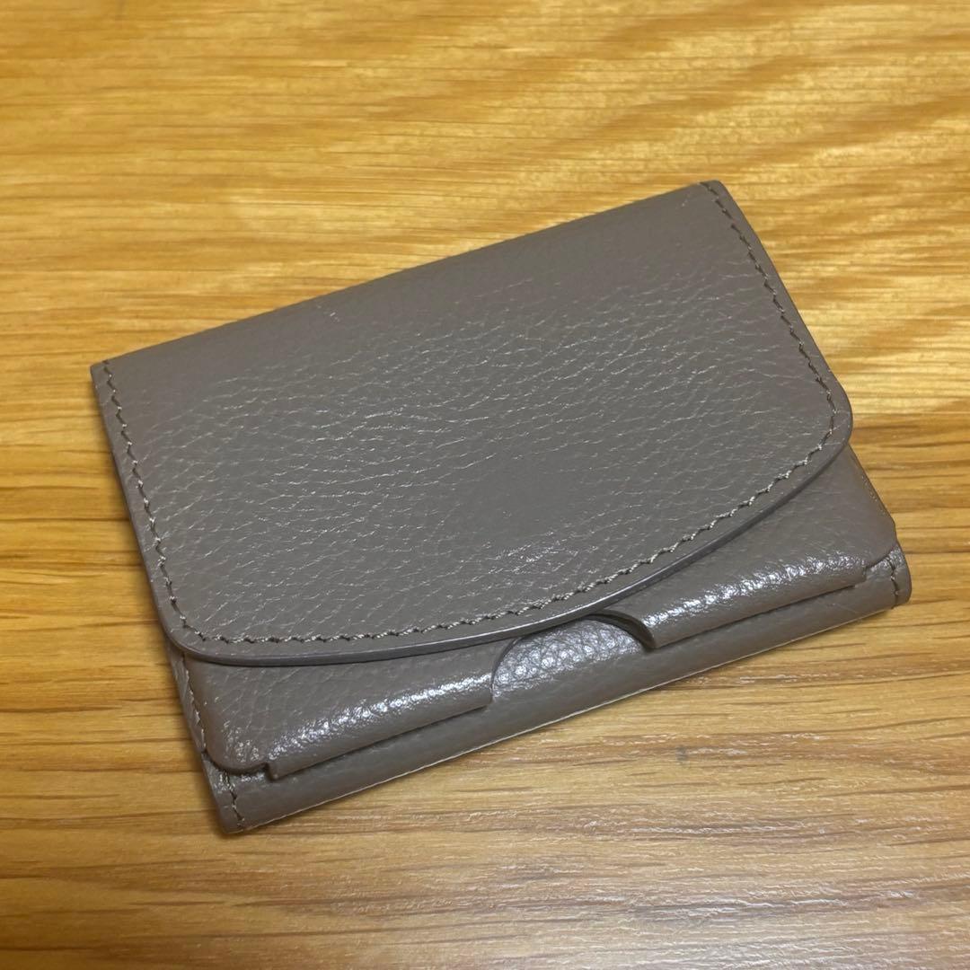 あ*ら様 Maison Sbond Amy 三つ折り財布 グレージュ