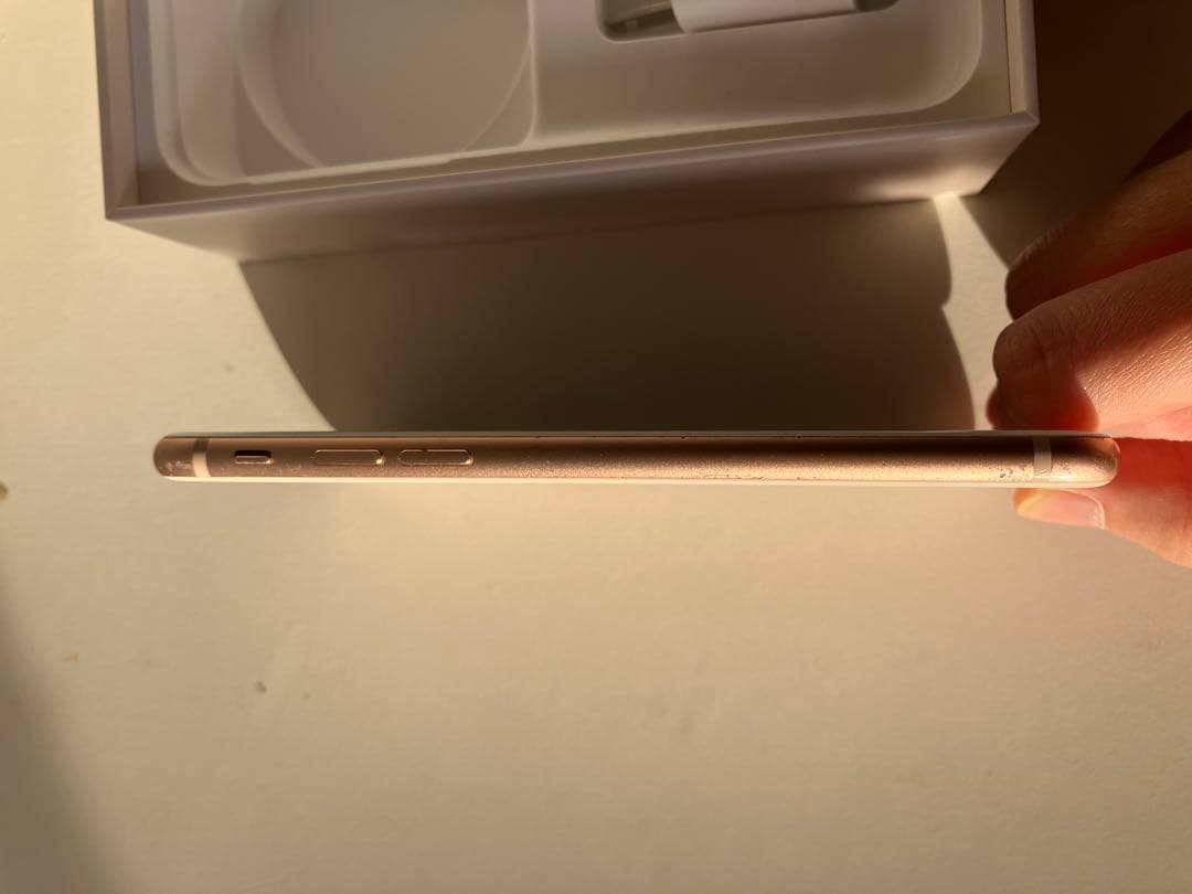 Apple iPhone 8 ゴールド 本体（箱あり）