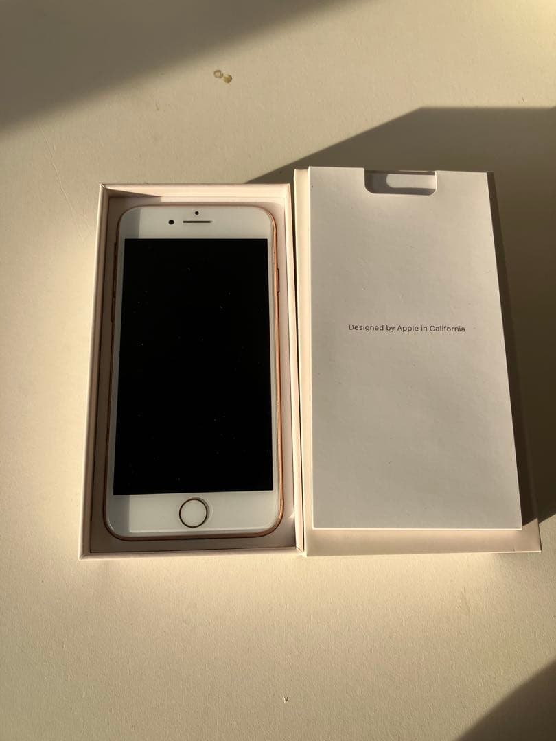 Apple iPhone 8 ゴールド 本体（箱あり）