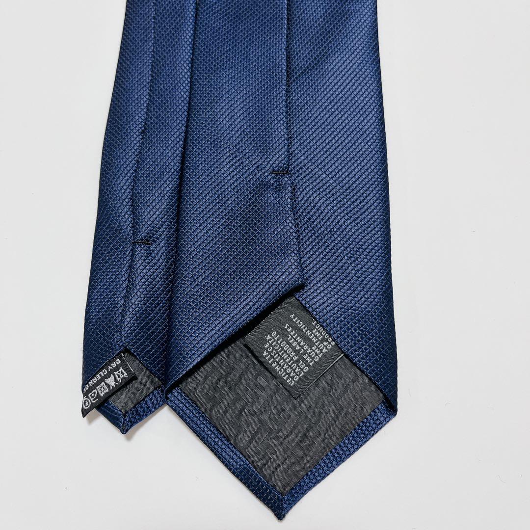美品 フェンディ ネクタイ ハイブランド ソリッドタイ 無地 光沢 希少 紺色