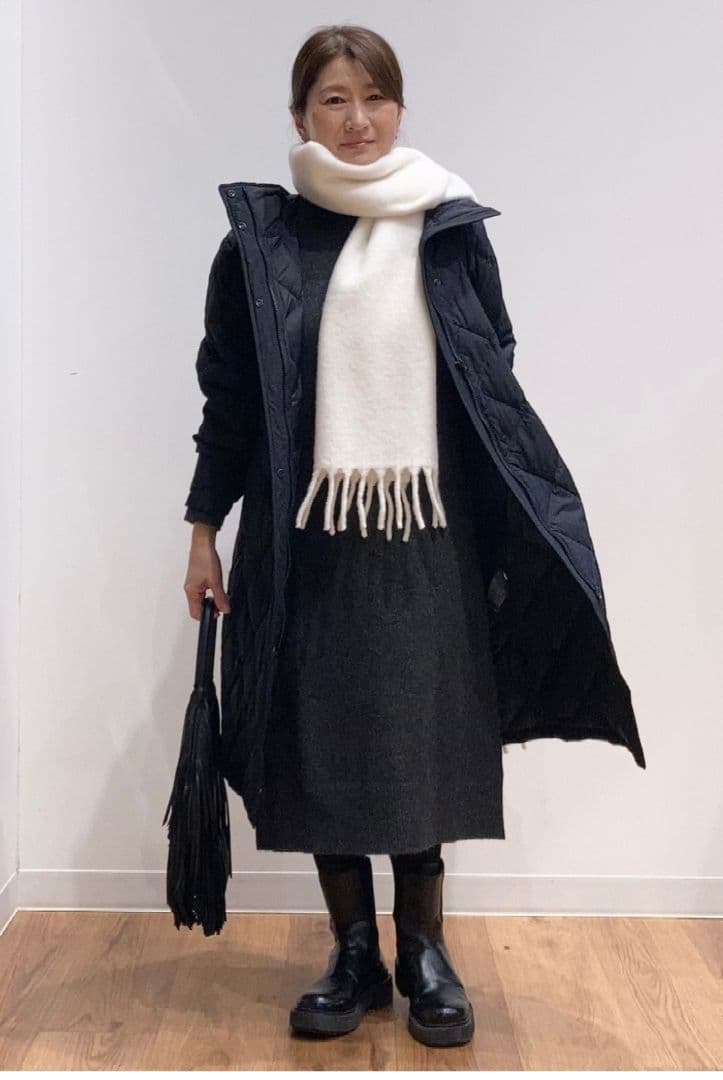 ユニクロ 今季新作 パフテックロングコートリラックスフィット L ブラック