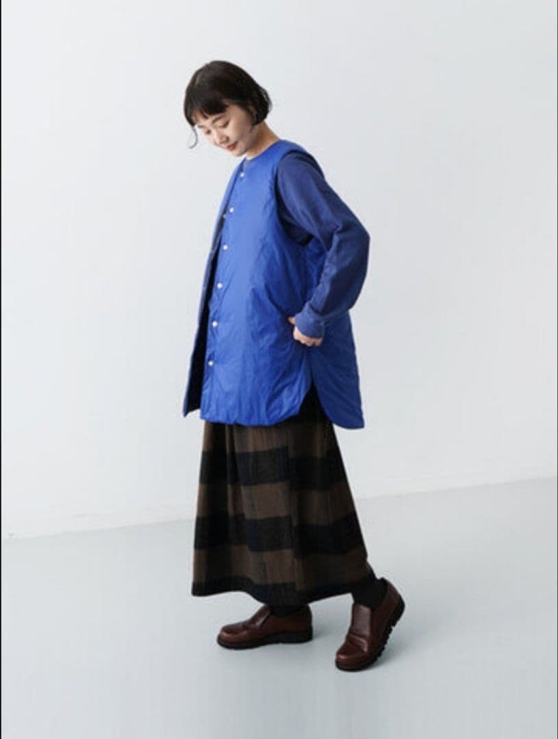 ひなたです✨ ナチュラルランドリー リバーシブルミドルダウンベスト