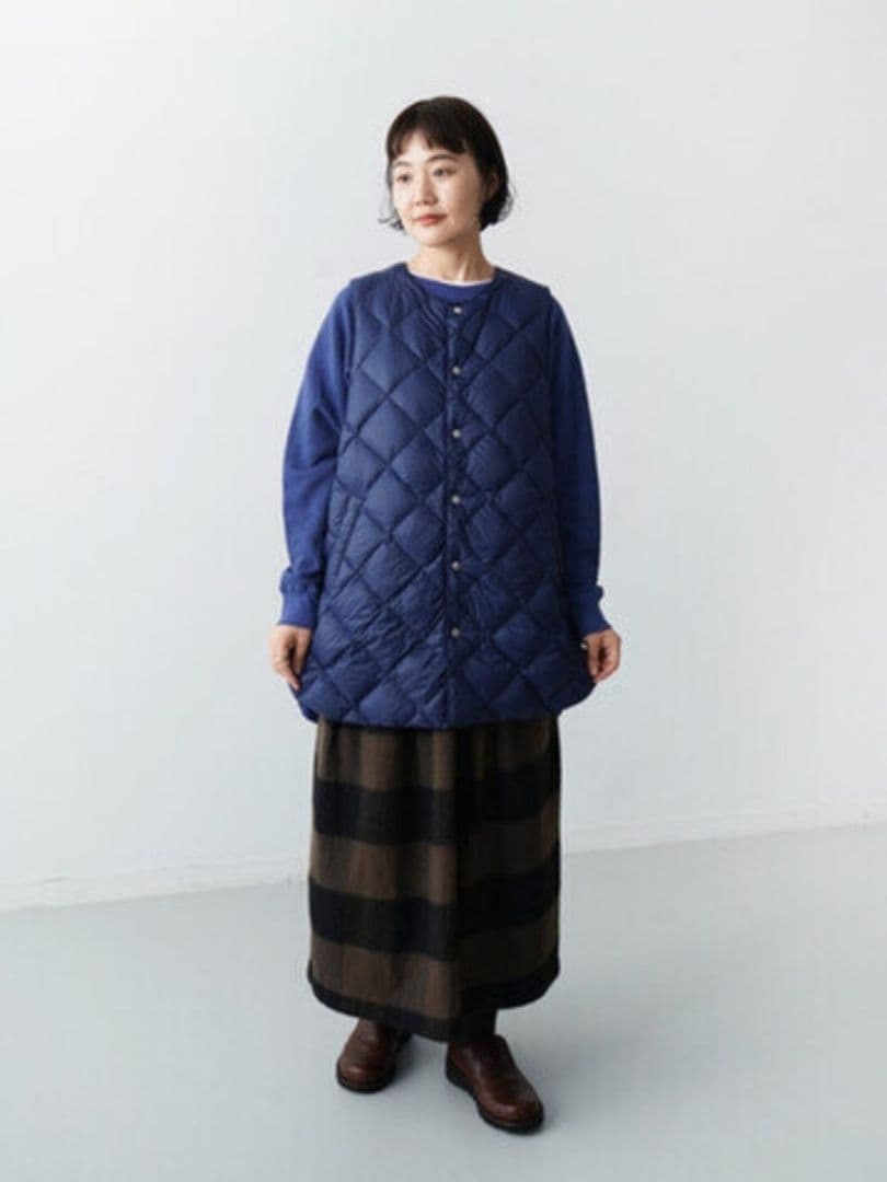 ひなたです✨ ナチュラルランドリー リバーシブルミドルダウンベスト