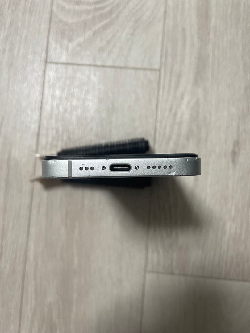 【ジャンク】iPhone 16e アメリカ版 SIMロック有 128GB 白