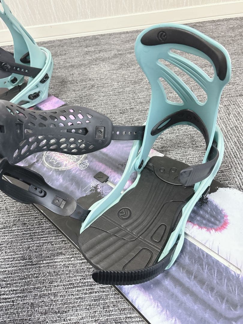 42超豪華❗️バートン×FLUX レディース スノーボードセット★スノボ138cm