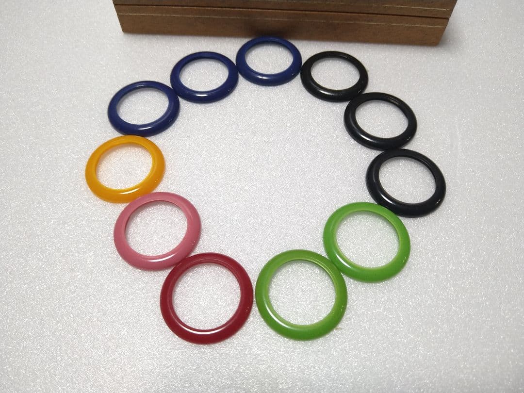 GUCCI　チェンジベゼル　12個　箱付き　同色あり