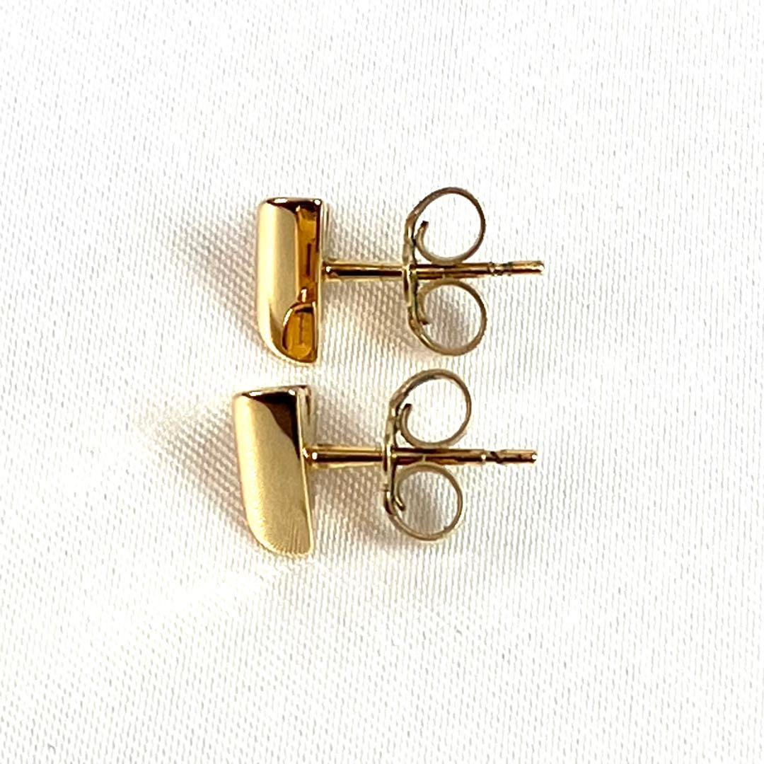 【極美品】ルイヴィトン　エセンシャルV ピアス　ゴールド　ロゴ刻印　M68153