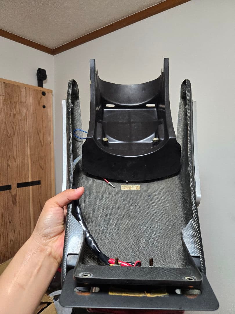 Vmax OVER RACING カーボンリアフェンダー