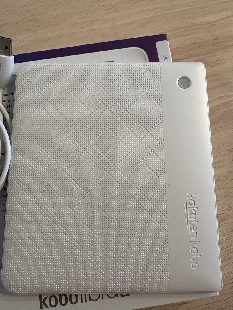 楽天　Kobo Libra 2 ホワイト　電子書籍リーダー