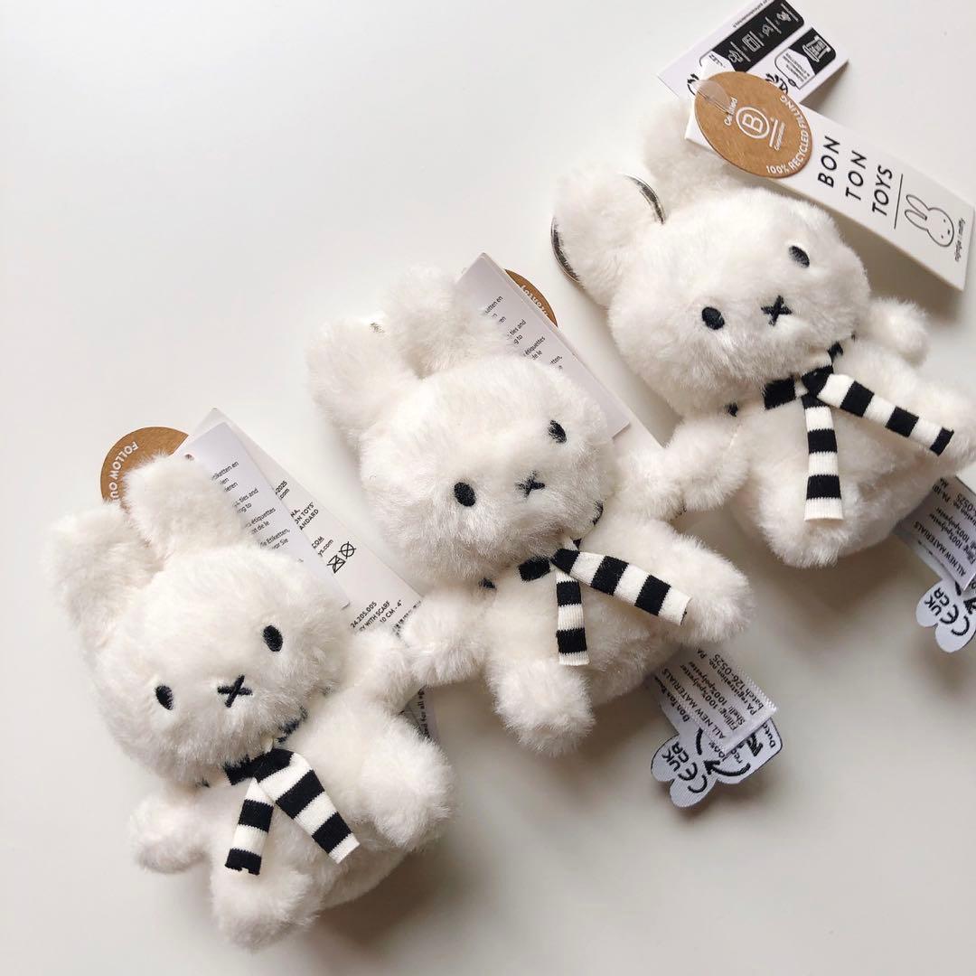 【futaba】miffy オランダ限定　サンタ　マフラー　キーホルダー