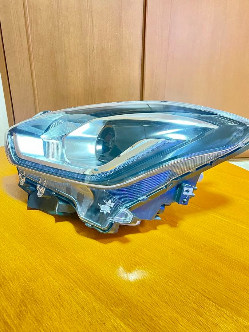 スズキ スイフトスポーツ 左ヘッドライトASSY