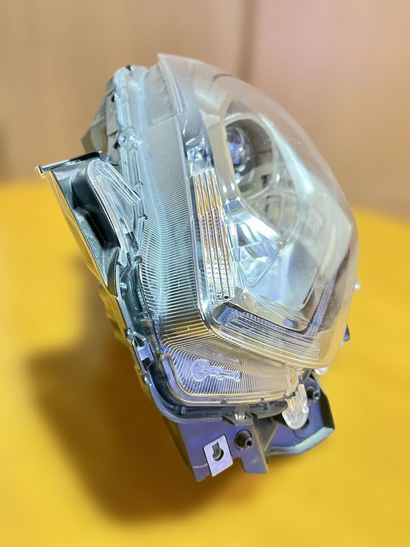 スズキ スイフトスポーツ 左ヘッドライトASSY