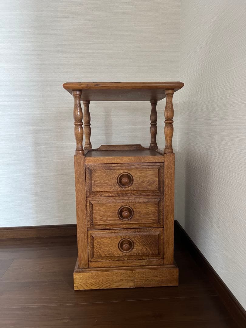 サイドテーブル