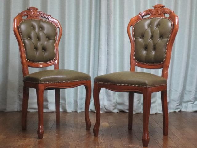 イタリア製 ロココ様式 革張り 鋲打ち 彫刻 猫脚 チェア 2脚セット