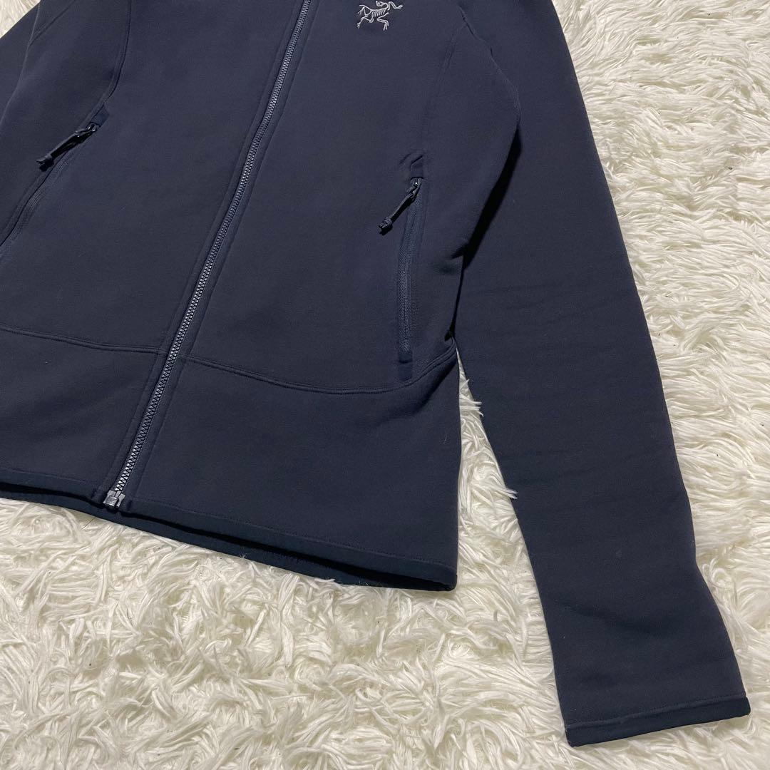ARC'TERYX KYANITE HOODY ジップパーカー　ロゴ　刺繍　紺色