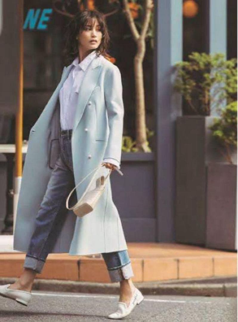 マディソンブルー　パールボタンコート　水色