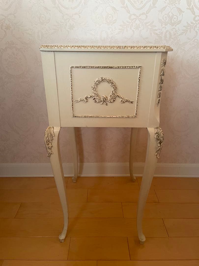 フランスアンティーク　サイドチェスト　リボンリース　ルイ16世スタイル　ロココ