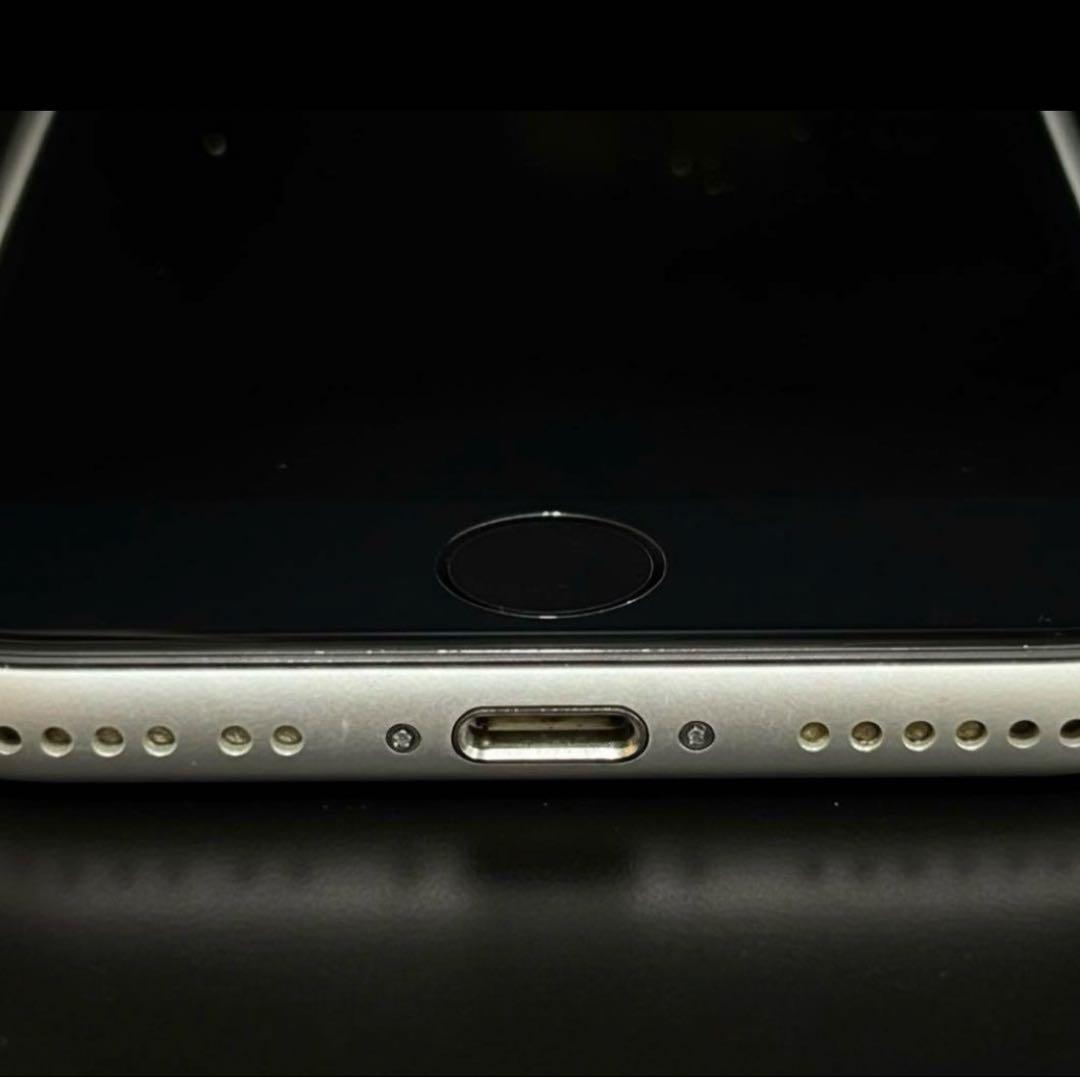 【超美品】iPhone SE（第2世代）128GB ホワイト　箱有　SIMフリー
