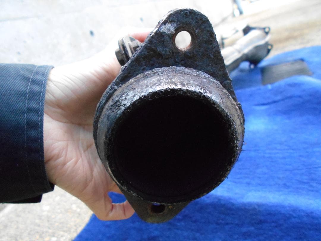 エキゾーストマニホールド 金属製