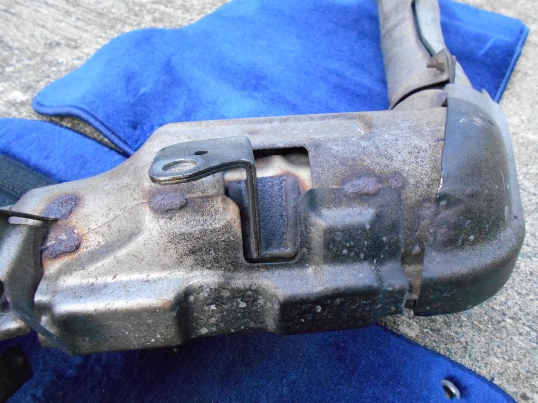 エキゾーストマニホールド 金属製