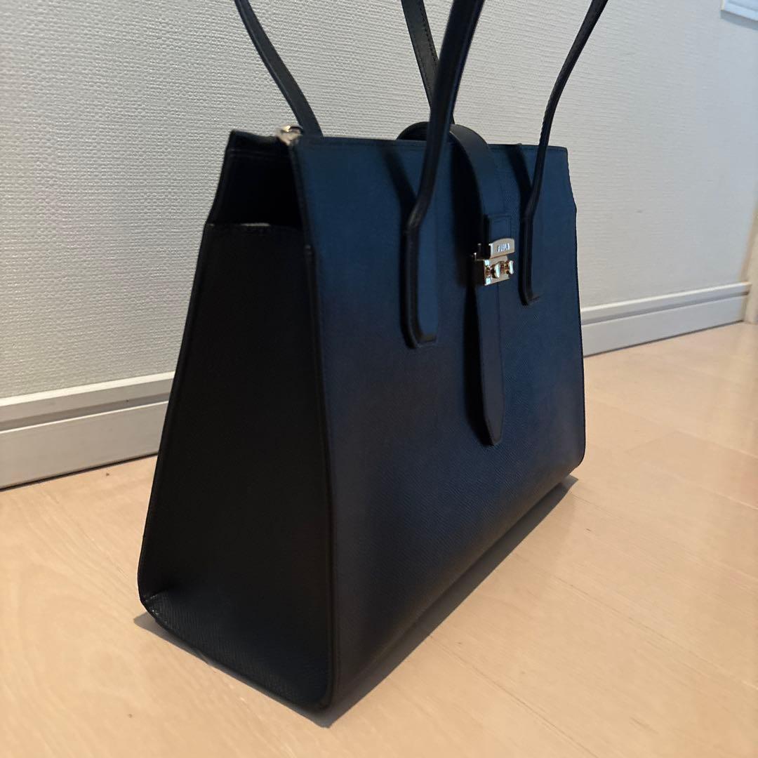FURLA ビジネス　トートバック　黒　25年3月購入　超美品