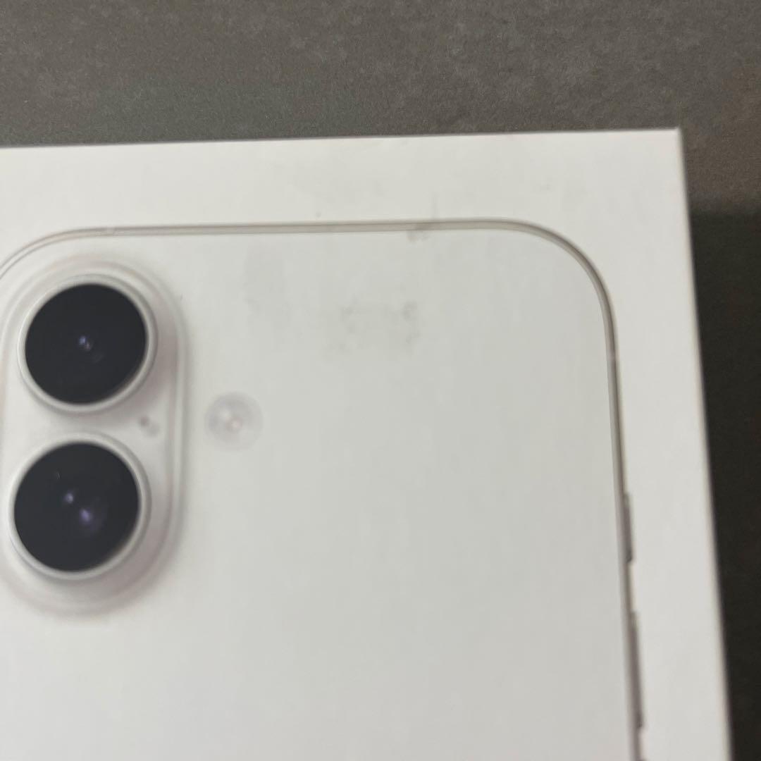 【美品】iPhone16 128GB SIMフリー 本体ホワイト利用制限◯即発送