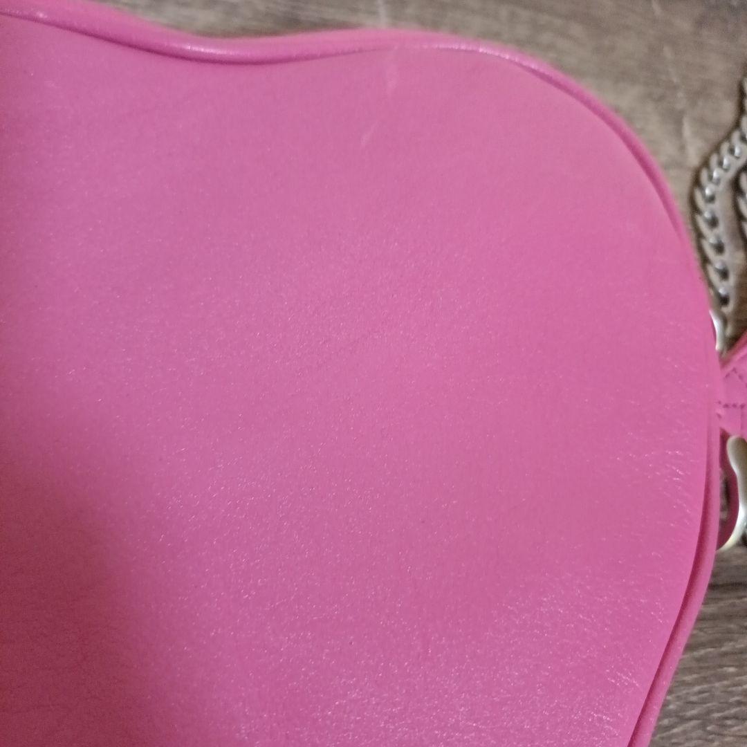 アヴィレックス　 ハート型　バーシティーハートチェーンバッグ