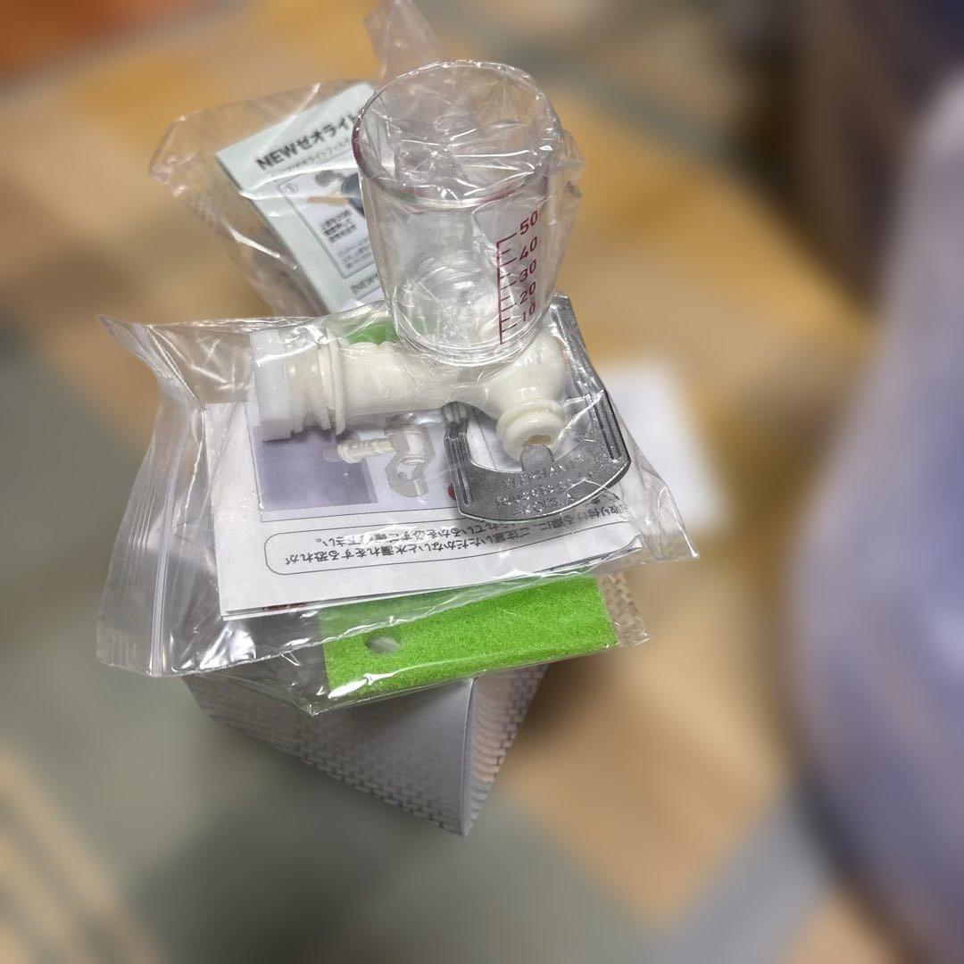 未使用品、ミネラルウォーター、サーバー容器 上下フィルター付き