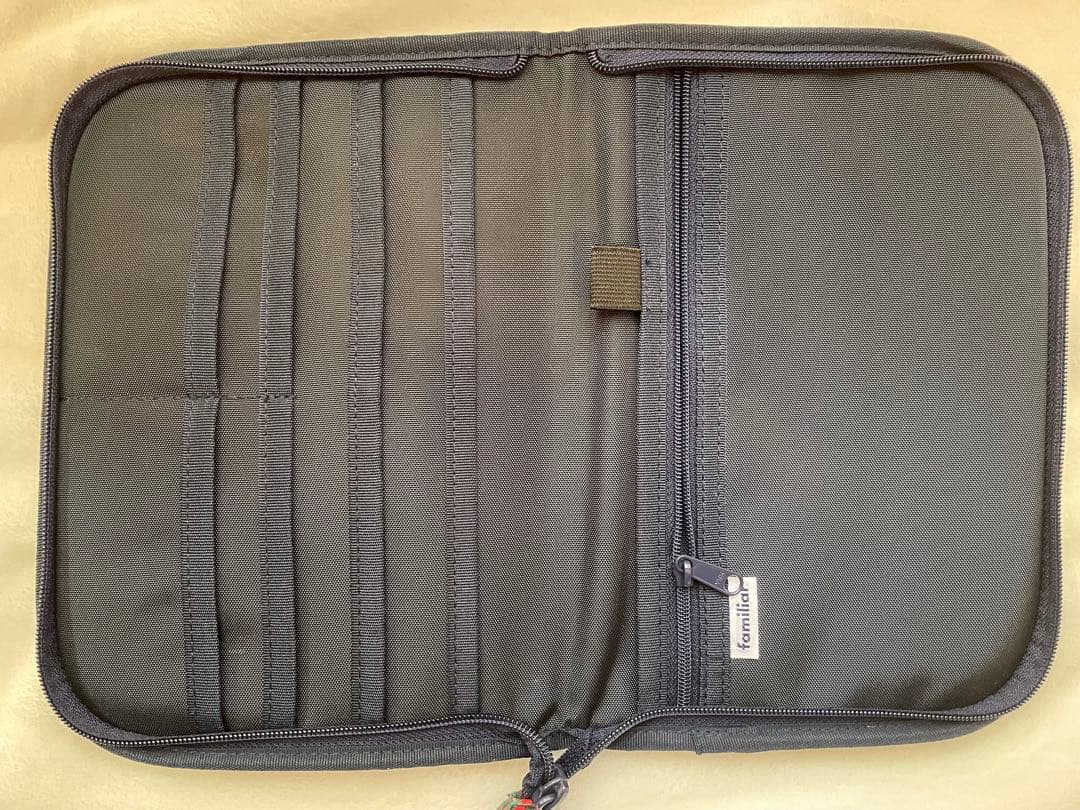 【極美品】familiar 母子手帳ケース チェック柄　A5サイズ