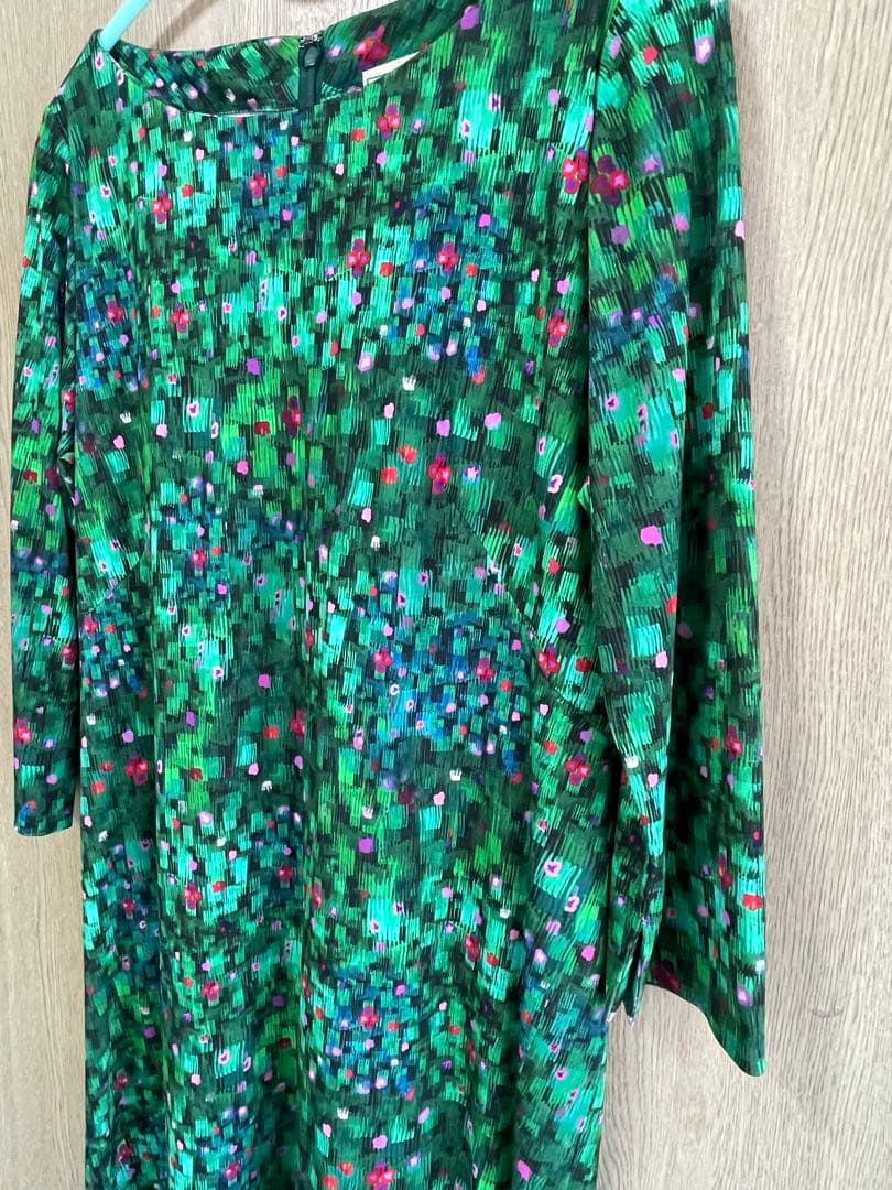 週末バーゲン❣️未使用❣️シビラ❣️グリーン❣️ブラッシュプリントワンピース❣️