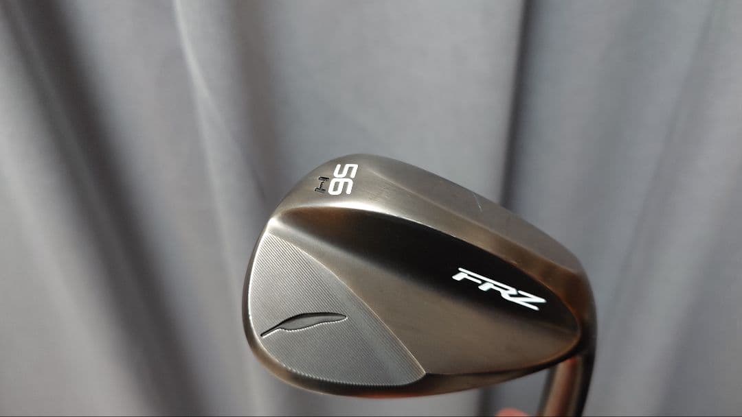 FOURTEEN　FRZ ウェッジ 56°　スモーキーサテン