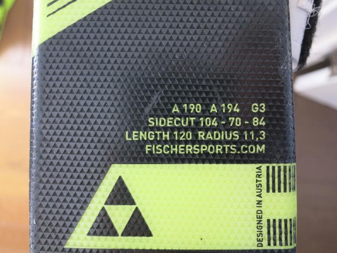 FISCHER フィッシャー RC4 ジュニアスキー板 120cm ストック付き