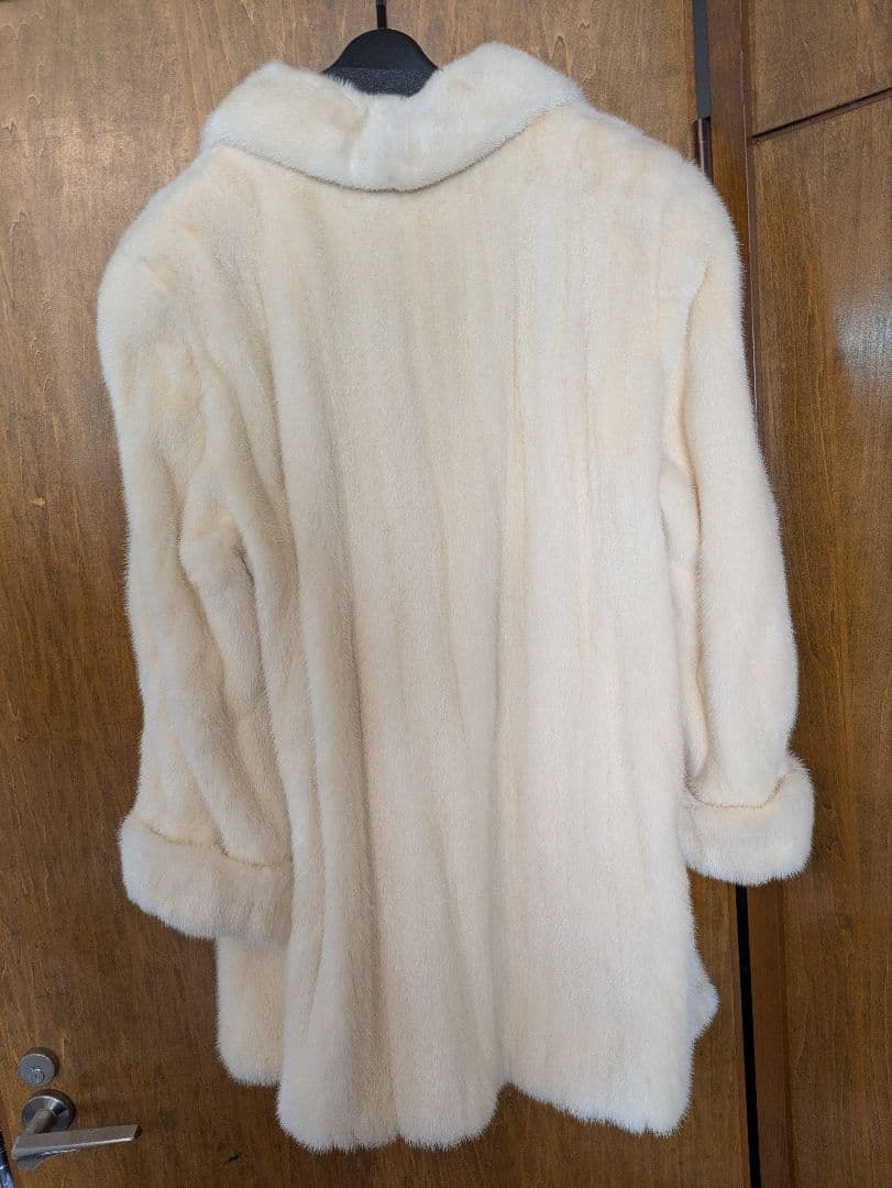 KHさん専用、寒さ対策クリーム色ファーコート ボタン付き