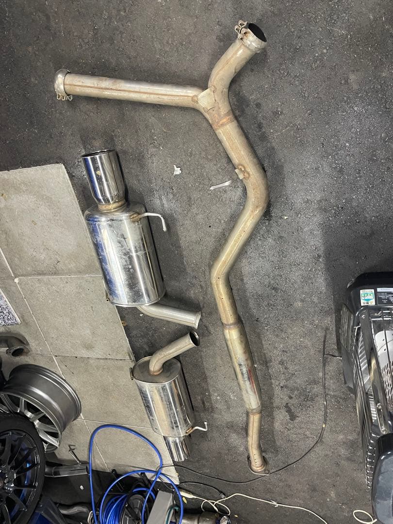 し*や様 スバル　レガシィ　BL5？　BP5？フジツボ　マフラー