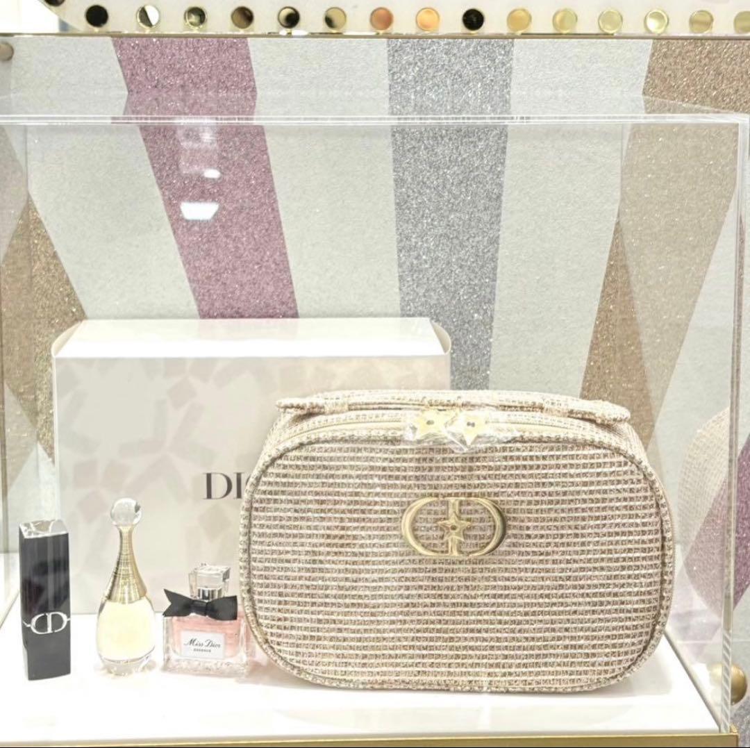 ディオール クリスマスプレゼント　ホリデー オファー2025 限定　ラッピング