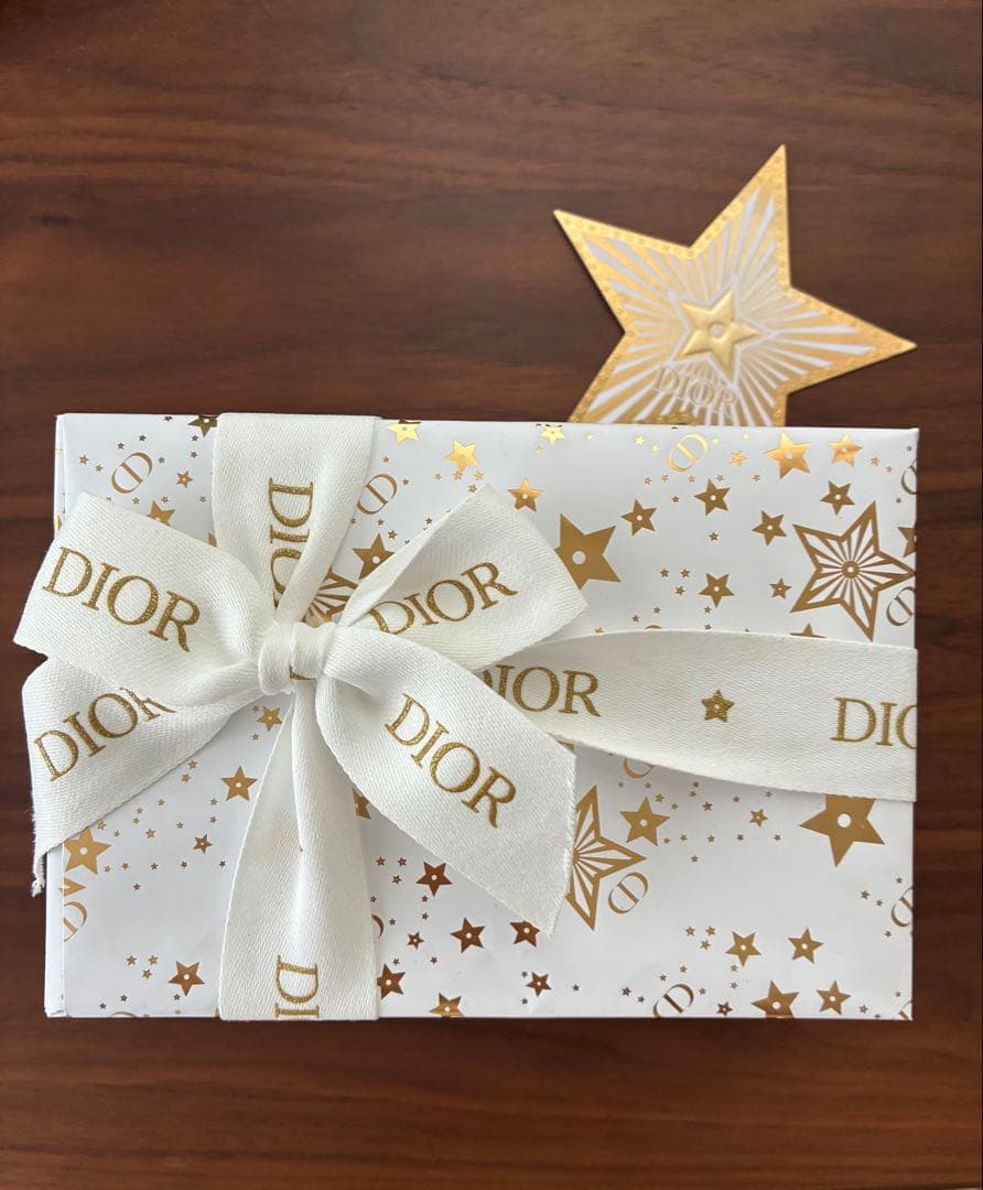 ディオール クリスマスプレゼント　ホリデー オファー2025 限定　ラッピング