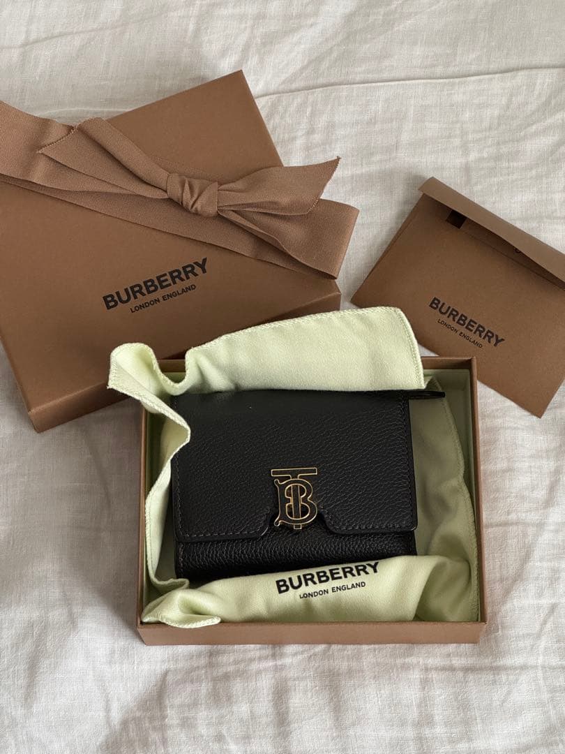 Burberry 三つ折り財布