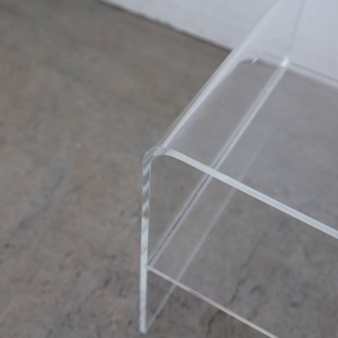 アクリル製　テーブル 透明