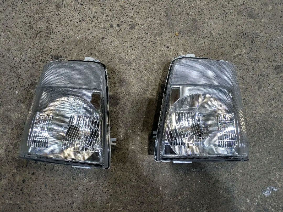 DA63T キャリートラック　ヘッドライト