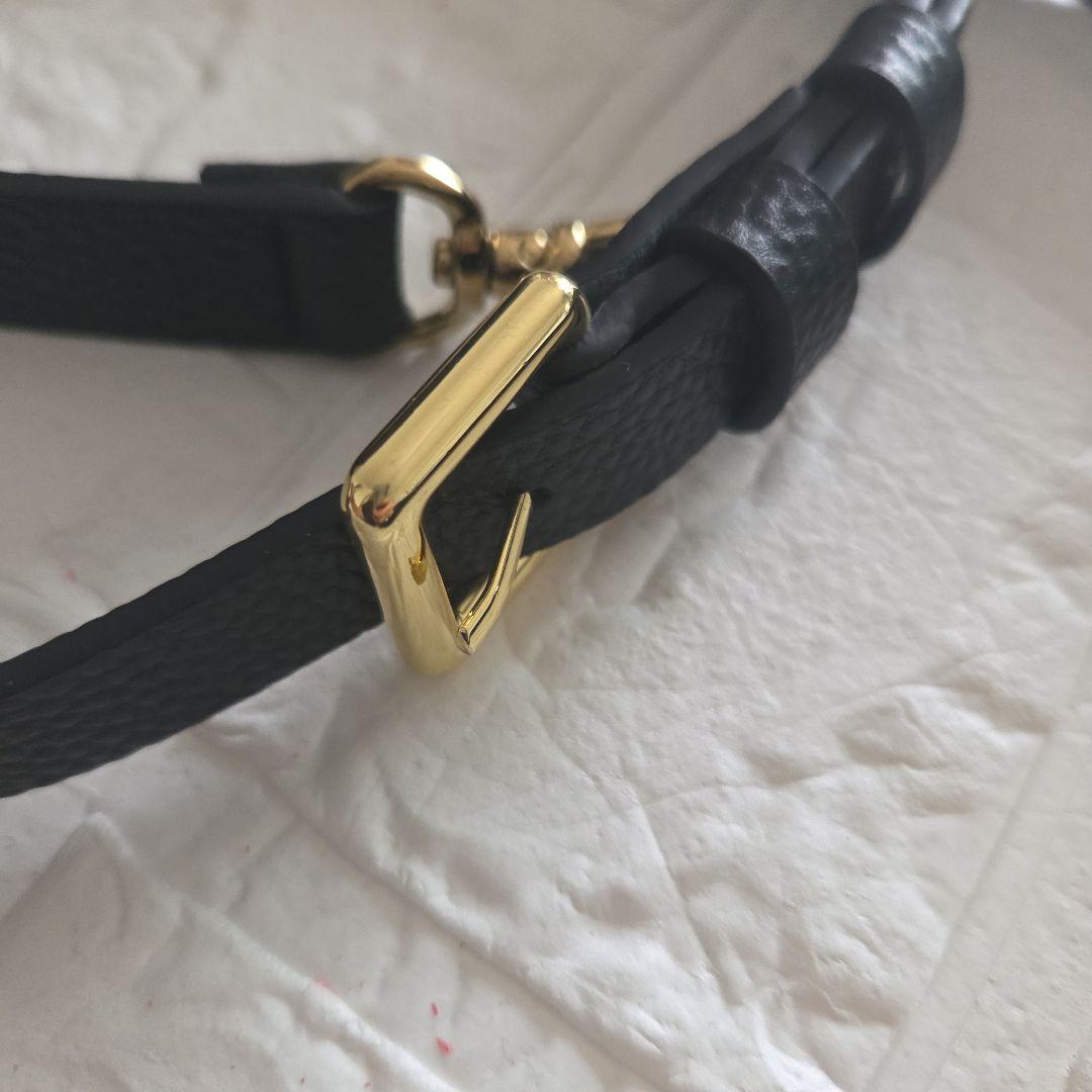 バンドリヤー　BANDOLIER iPhone15　ケース　ショルダー