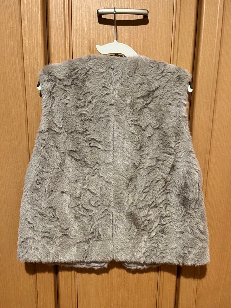 【新品】BEAUTY&YOUTH ユナイテッドアローズ　フェイクファーベスト