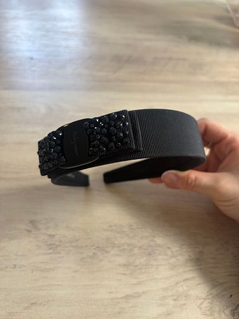 フェラガモ　Ferragamo カチューシャblack