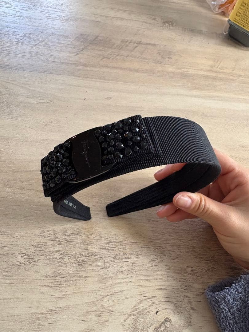 フェラガモ　Ferragamo カチューシャblack