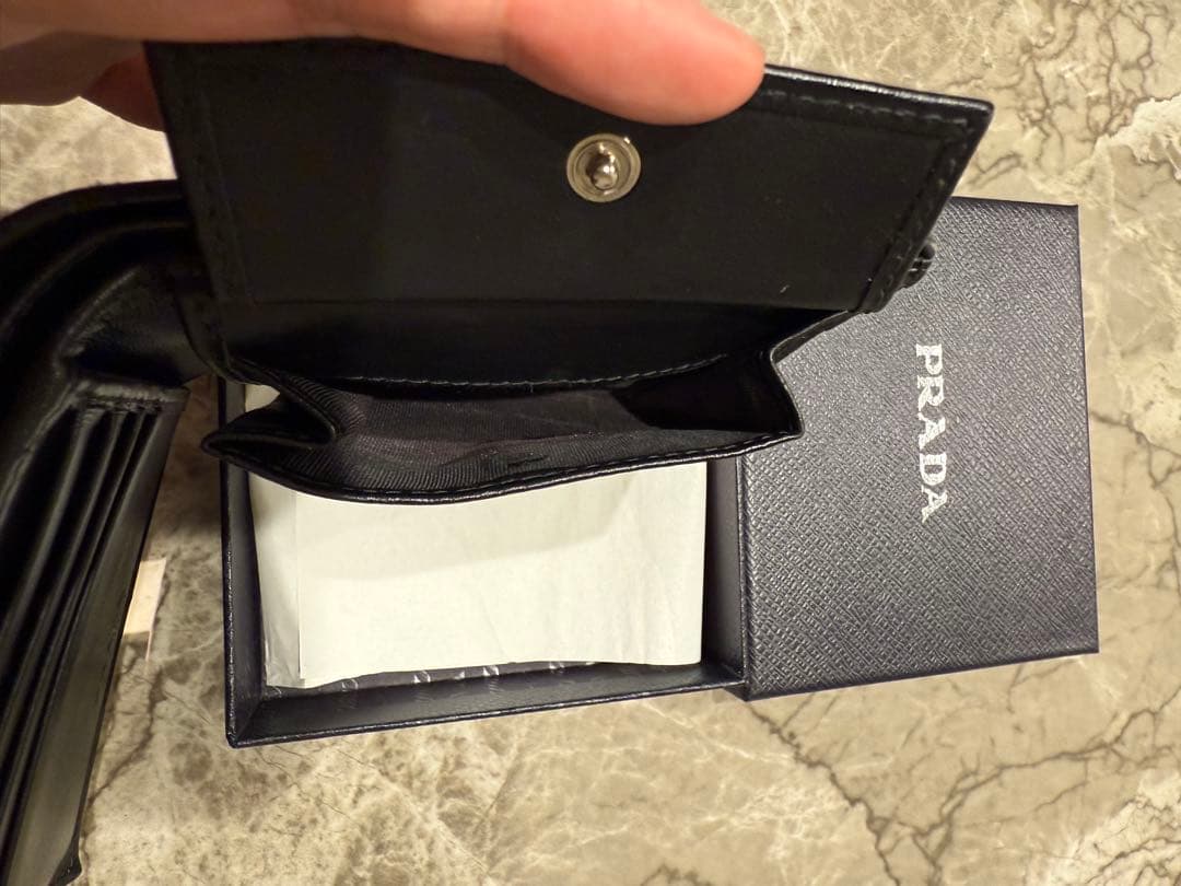 【激レア】 PRADA ブラック 二つ折り財布